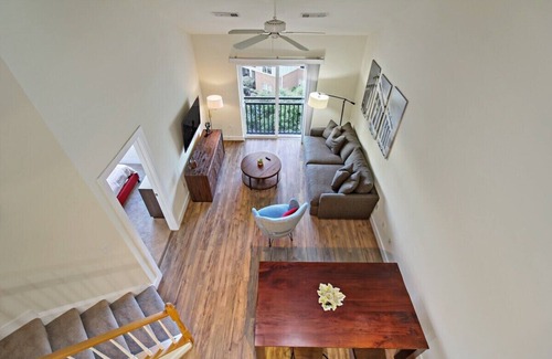 Eisenhower East Apartment | Time to Relax on The Cozy Old Town LOFT