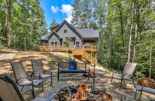 Eagle Mountain Cabin | Time To Unwind | Ellijay, GA