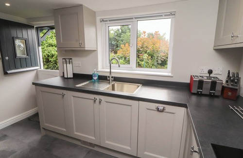 Warton Cottage | TIMEKEEPER'S COTTAGE, pet friendly, with open fire in Carnforth
