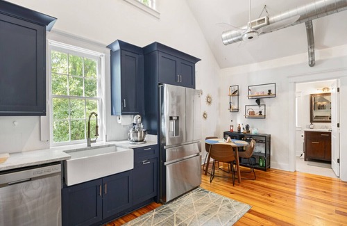 Downtown Charleston Apartment | Timeless 2 BR Home | Heart of Charleston