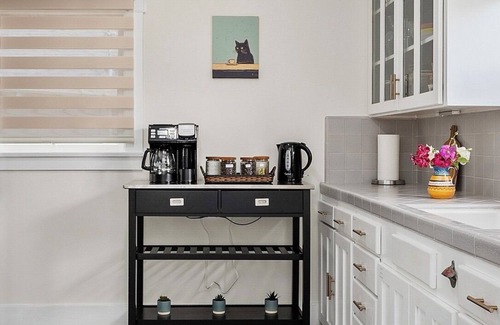 Alamitos Beach House | Timeless Charm by the Coast – Vintage Beach Bungalow