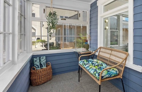 Alamitos Beach House | Timeless Charm by the Coast – Vintage Beach Bungalow