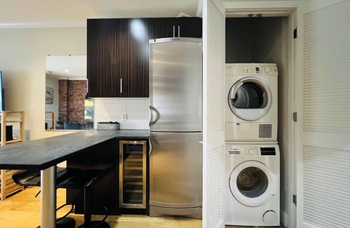 Hell's Kitchen Apartment | Times Square Luxe: 5 Beds with Washer/Dryer