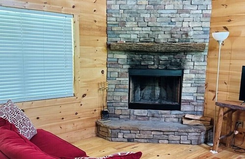 Blairsville Cabin | Timmons Gorgeous Cabin on Nottely River