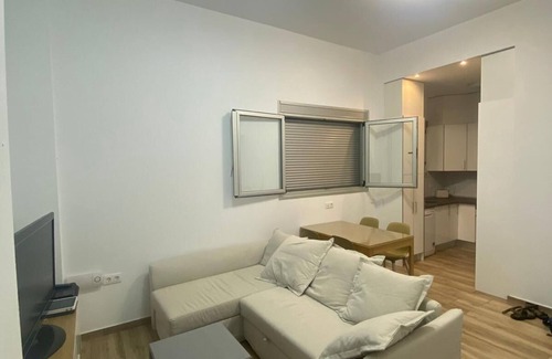 Santa Cruz de Tenerife Apartment | TINERFE APARTMENT. Ideal for up to three people, pets allowed,