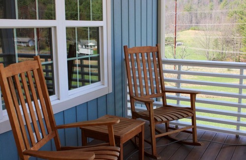 West Jefferson House | Tiny 2br Cabin w/View | Grill | Fire Pit #4
