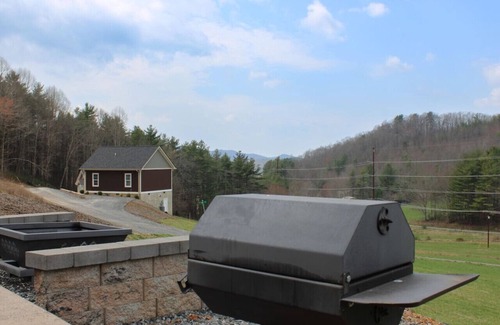 West Jefferson House | Tiny 2br Cabin w/View | Grill | Fire Pit #2
