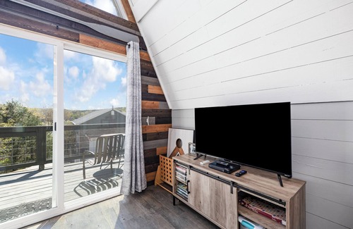 Lampe Cabin | Tiny AFrame, Fire Pit, Dogwood Canyon-15 min.