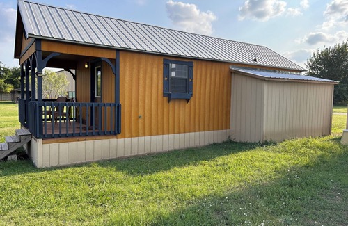 Fort Worth Cabin | Tiny cabin near downtown Fort Worth