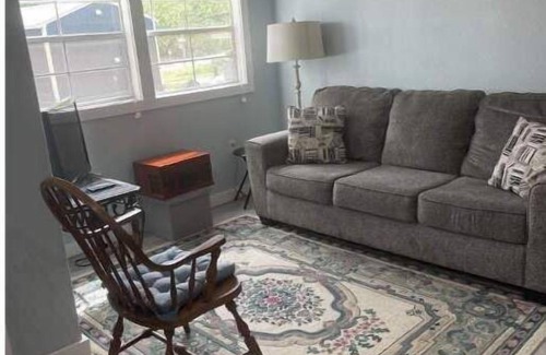 Bakersfield House | Tiny Cozy Home in Missouri