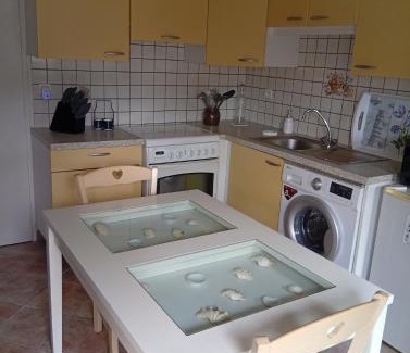 Saint-Martin-sous-Vigouroux House | Tiny Cantalou