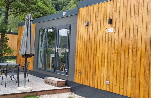 Riedenburg House | Tiny Haus Flussblick by Interhome