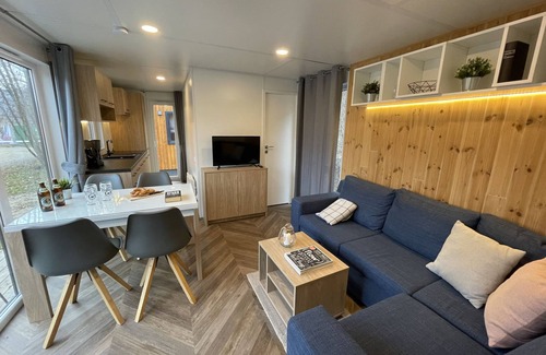 Riedenburg House | Tiny Haus Rotkehlchen by Interhome