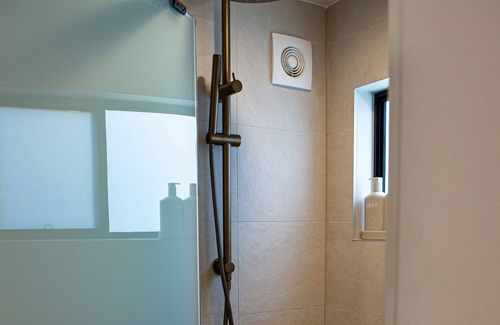Fairy Meadow Apartment | Tiny home 5 min from the heart of Wollongong