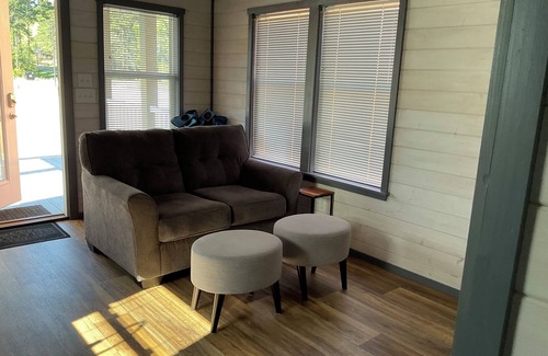 Pearl River House | Tiny Home n1 Bedroom Sleeps 2