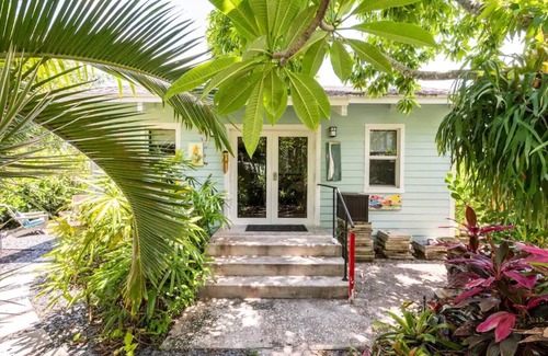 Tarpon River House | Tiny Home Oasis