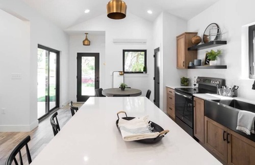 Cedar Falls House | Tiny Home On College Hill!