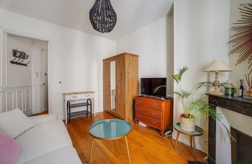 Champs-Elysees Apartment | Tiny House Champs Elysées