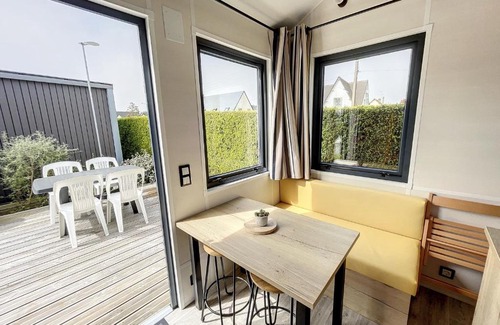 Jullouville-les-Pins House | Tiny House cosy à 200m de la plage, piscine, parking, et wifi gratuit - FR-1-361A-3