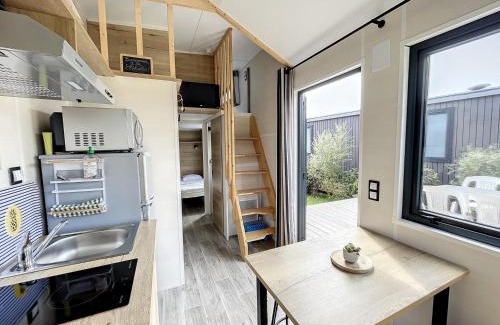 Jullouville-les-Pins House | Tiny House cosy à 200m de la plage, piscine, parking, et wifi gratuit - FR-1-361A-3