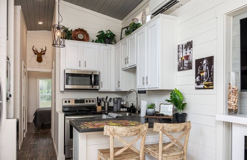 Upward House | Tiny House in GATED COMMUNITY 7 NIGHT MINI.