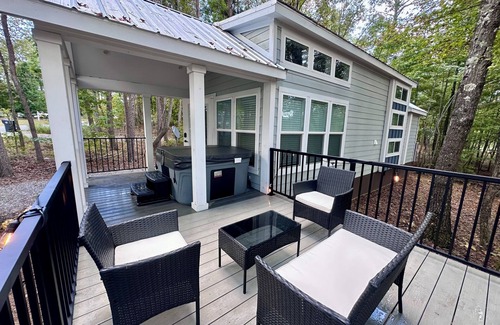 Mentone Cottage | Tiny House just minutes from the HEART of MENTONE
