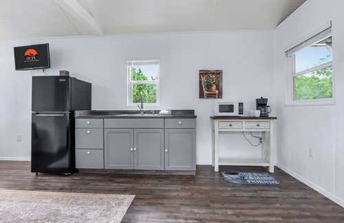New Braunfels House | Tiny House on the Hill I Couples, stargazing