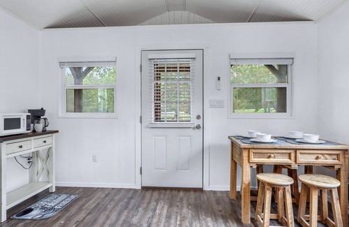 New Braunfels House | Tiny House on the Hill I Couples, stargazing