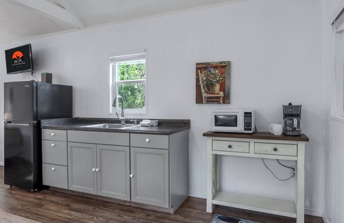 New Braunfels House | Tiny House on the Hill I Couples, stargazing