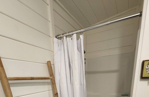 East Point Cottage | Tiny Life In East Point /Airport - Mins To Downtown