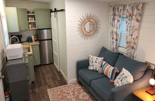 East Point Cottage | Tiny Life In East Point /Airport - Mins To Downtown
