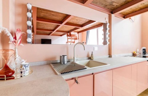 Calvairate Apartment | Tiny loft with dehor