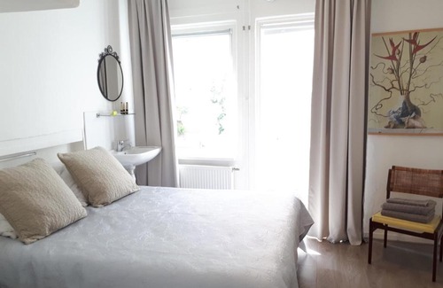 Leiden Apartment | Tiny Monumental House in Down Town Leiden