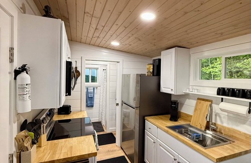 Hayesville Other | Tiny Tin Haven Mountain Views + Private Deck