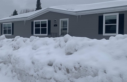 Montreal House | Tiny’s Retirement Home near the trails