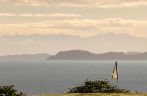 Clevedon House | Tio Point - Clevedon Family Getaway