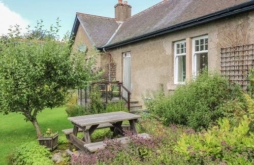 Kelso Cottage | TIORE, family friendly, character holiday cottage in Kelso
