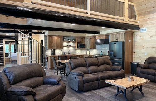 Tipton Cabin | Tipton Run Lodge: Luxurious Log Cabin with Private Pond!