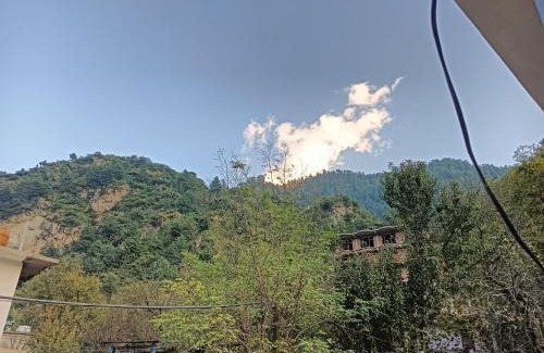 Banjar House | Tirthan Gateway Homestay