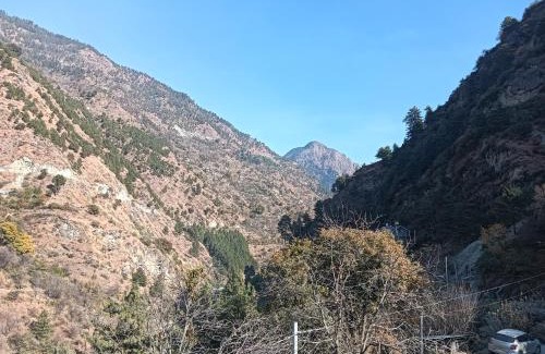 Banjar House | Tirthan Gateway Homestay