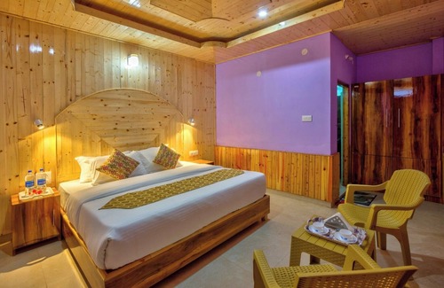 Banjar Bed & Breakfast | Tirthan Height - Facing toward Snow View