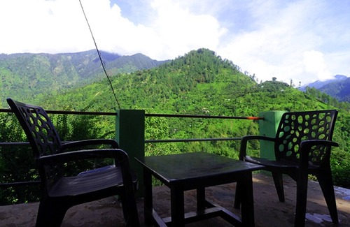 Gushaini House | TIRTHAN HILL TOP Standard Room A