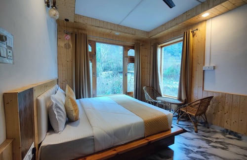 Banjar House | Tirthan Stone Age inn