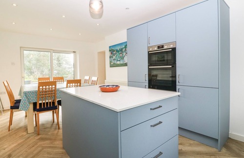 Criccieth Cottage | TIRWYDDAN, family friendly, country holiday cottage in Criccieth