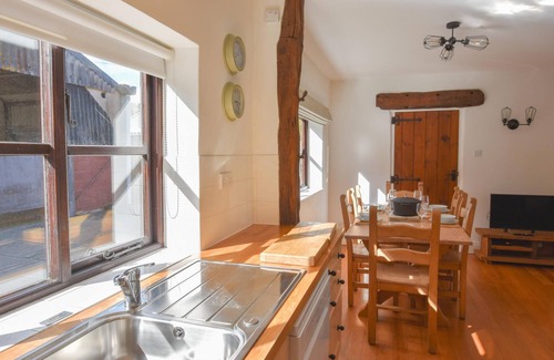Ryde Apartment | Tithe Barn Little Upton Farm