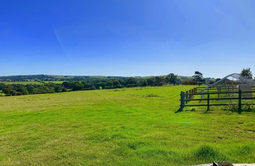 Ryde Apartment | Tithe Barn Little Upton Farm