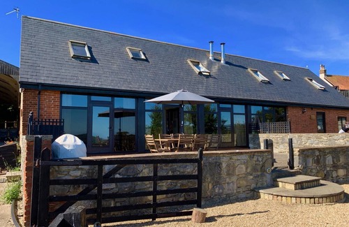 Ryde Apartment | Tithe Barn Little Upton Farm