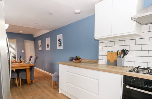 Weymouth House | TIVOLI COTTAGE, pet friendly, country holiday cottage in Weymouth
