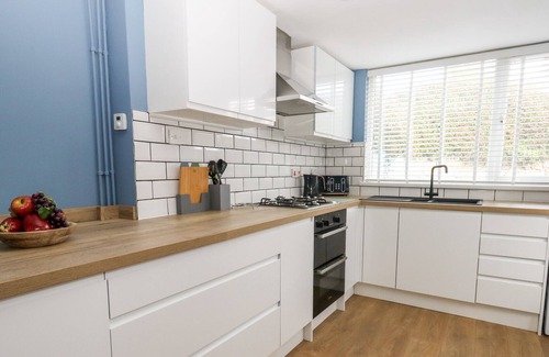 Weymouth House | TIVOLI COTTAGE, pet friendly, country holiday cottage in Weymouth