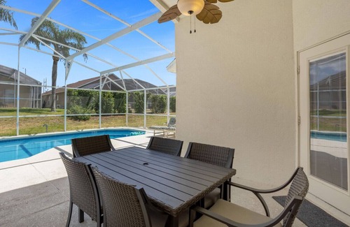 Tivoli Manor House | Tivoli Manor- peaceful 4bd with pool